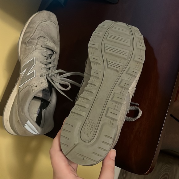 Buy 1 get 1 half off sale**Women’s New Balance 696 Shoes - Picture 5 of 6